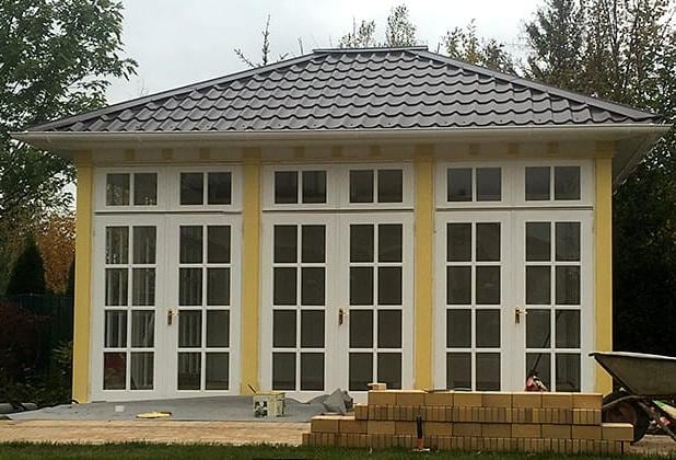 Деревянная беседка, чайный домик
